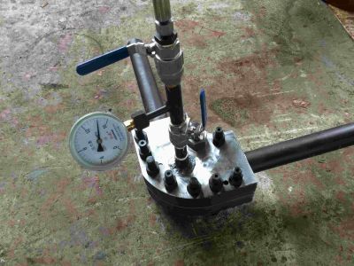 Split-Casing Sleeve Repair Clamps